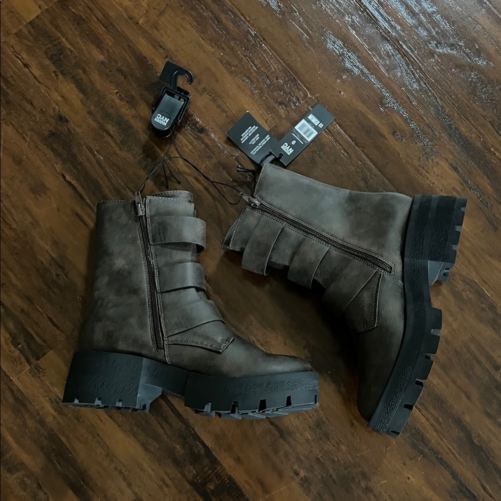 NWT Madden NYC Brown Buckle Strap Lug Sole Combat Boots Size 9 - Picture 5 of 10
